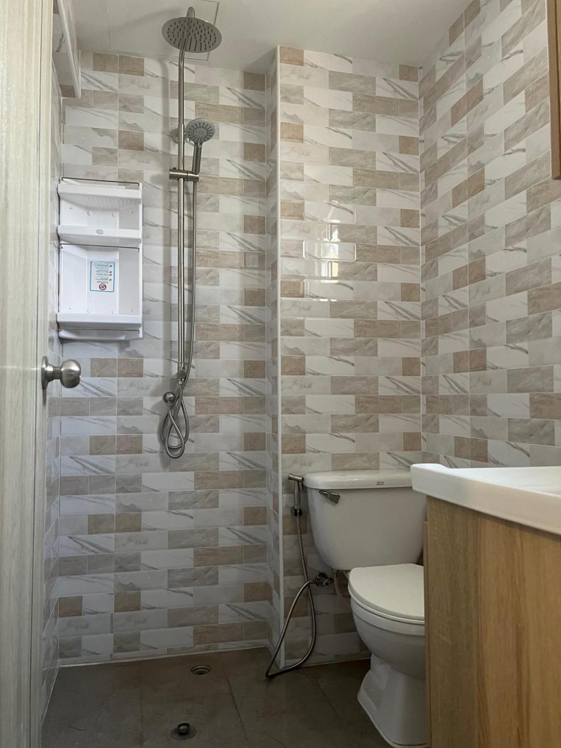 Private Modern Apartments By Patong Vacation Rentals Located In The Heart Of Patong, Walking Distance To The Beach, Kitchen, Private Bathroom, Seating Area, 65" Smart Tv With Free Wifi Exterior foto