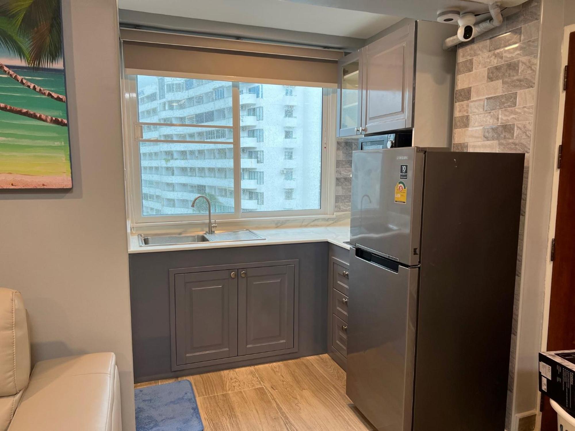 Private Modern Apartments By Patong Vacation Rentals Located In The Heart Of Patong, Walking Distance To The Beach, Kitchen, Private Bathroom, Seating Area, 65" Smart Tv With Free Wifi Exterior foto