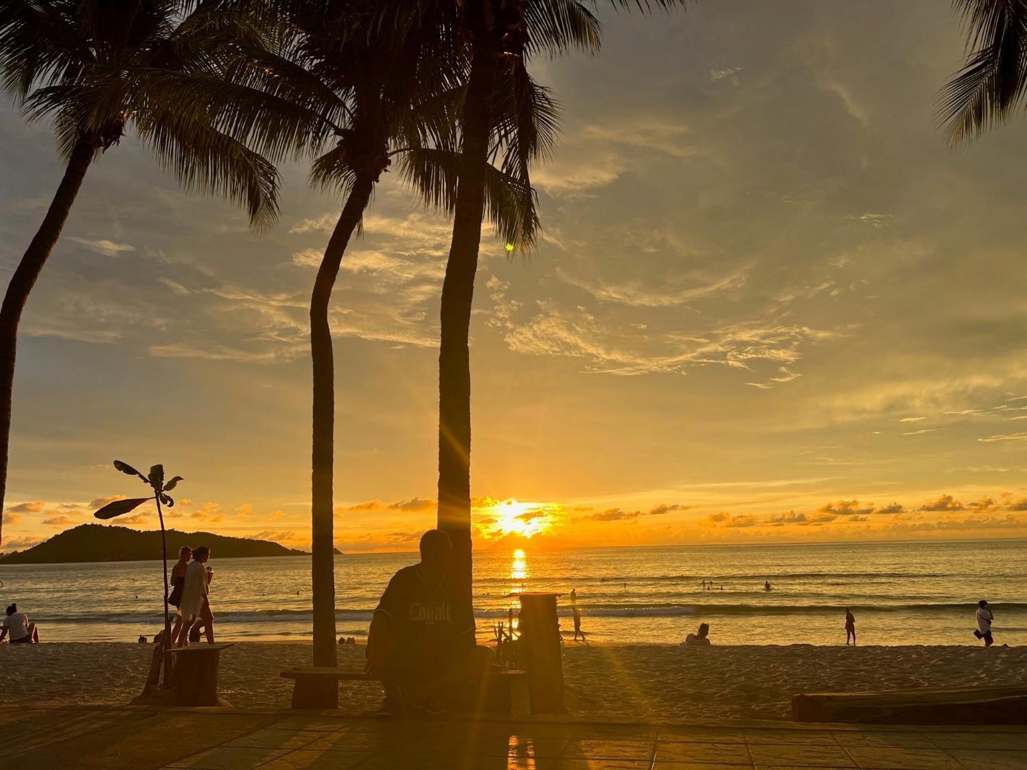 Private Modern Apartments By Patong Vacation Rentals Located In The Heart Of Patong, Walking Distance To The Beach, Kitchen, Private Bathroom, Seating Area, 65" Smart Tv With Free Wifi Exterior foto