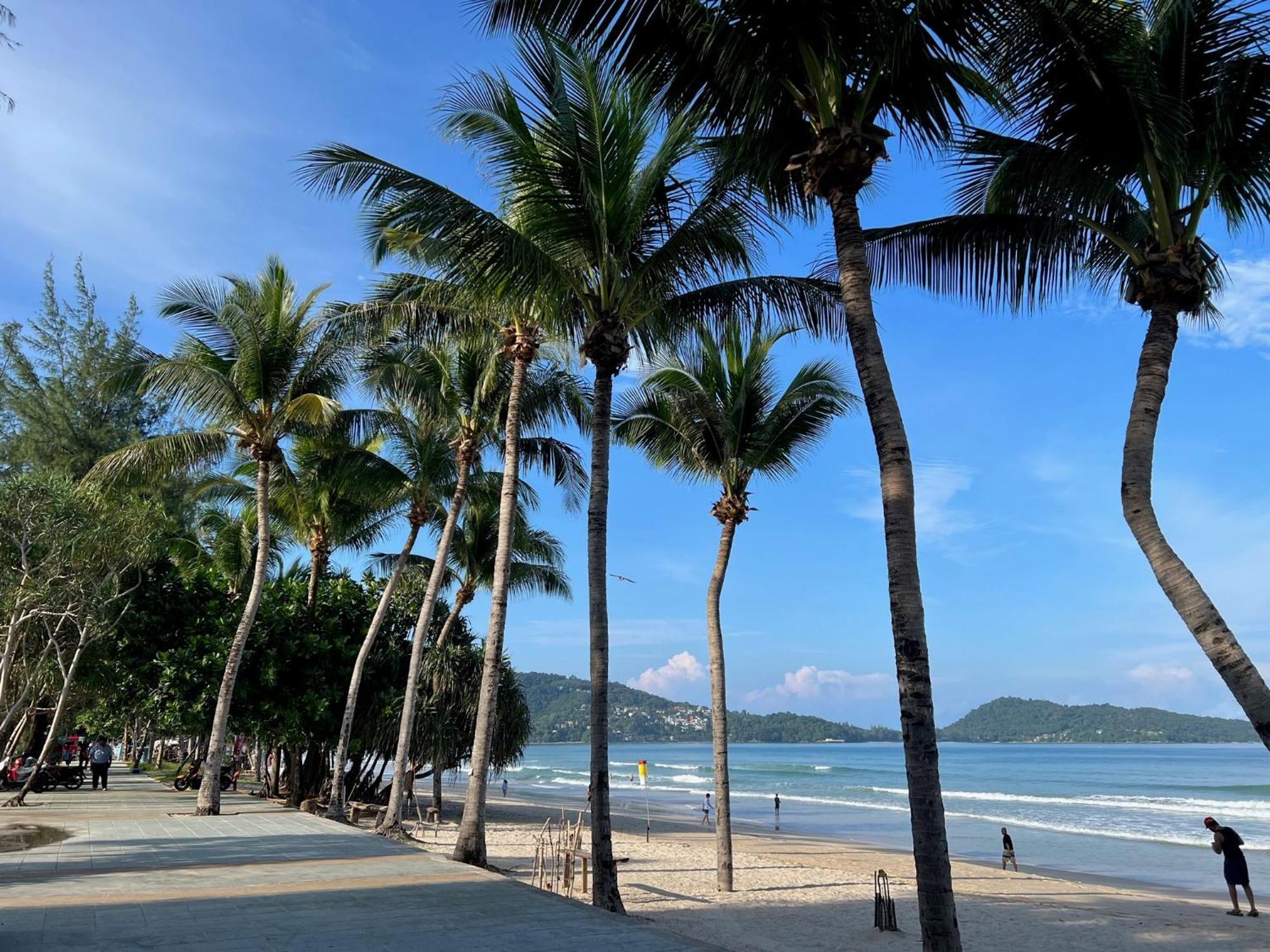 Private Modern Apartments By Patong Vacation Rentals Located In The Heart Of Patong, Walking Distance To The Beach, Kitchen, Private Bathroom, Seating Area, 65" Smart Tv With Free Wifi Exterior foto