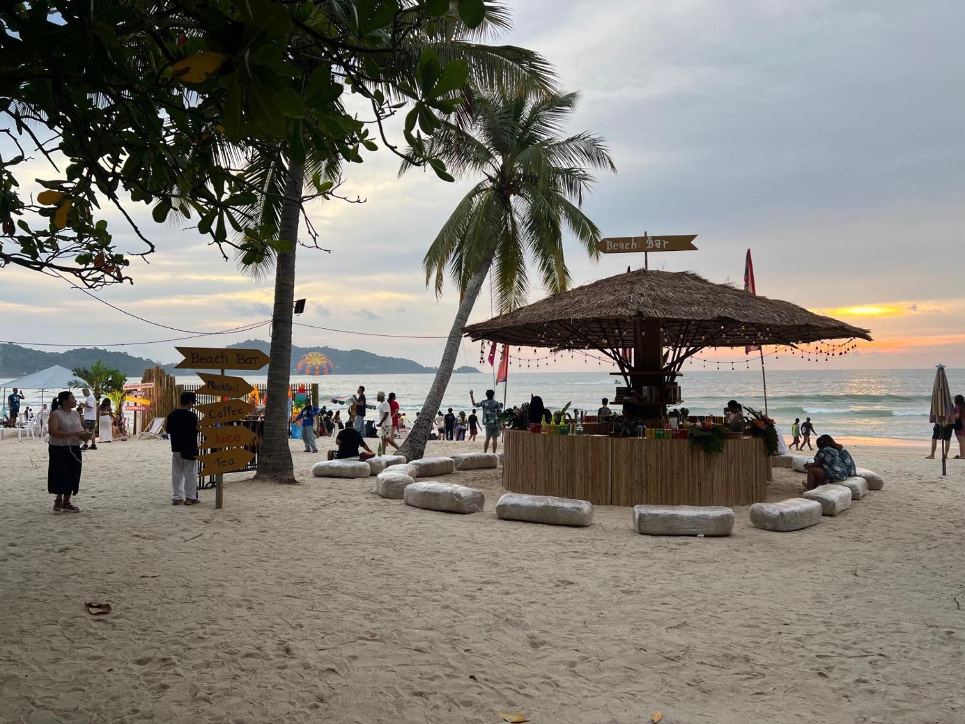 Private Modern Apartments By Patong Vacation Rentals Located In The Heart Of Patong, Walking Distance To The Beach, Kitchen, Private Bathroom, Seating Area, 65" Smart Tv With Free Wifi Exterior foto